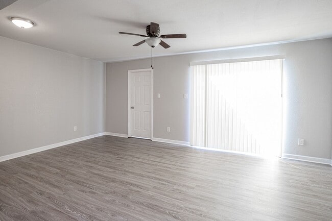 Photo - Beautiful 3-bedroom family Townhouse!! "ASK ABOUT OUR ZERO DEPOSIT"