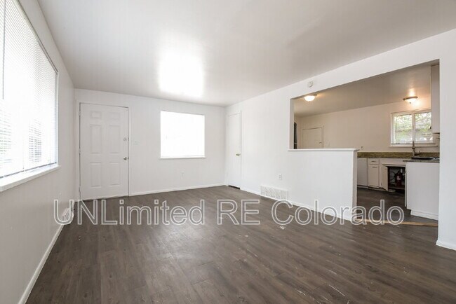 Photo - 1040 N Raleigh St