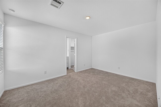 Photo - 939 Pertuso Ln