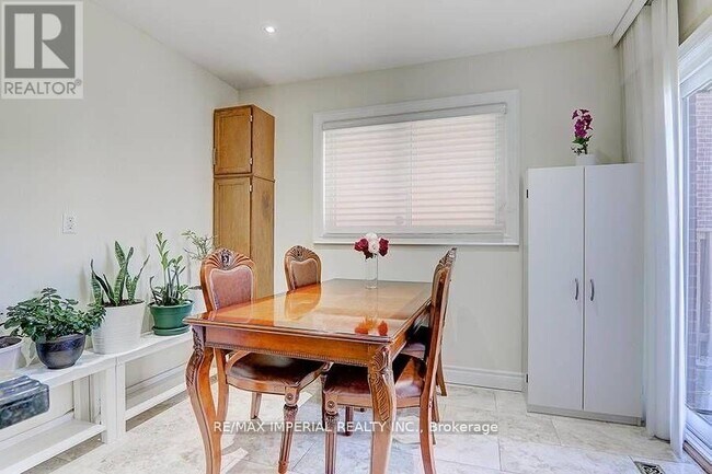 Photo - 123 McCabe Crescent