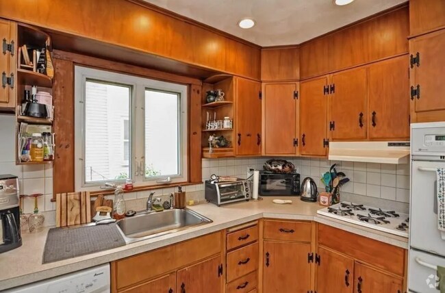 Building Photo - 15 Princeton St Unit 1 Rental