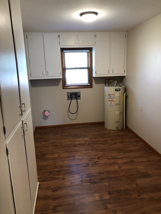 Photo - Available soon! 3 Bedroom / 2 Bathroom Hou...