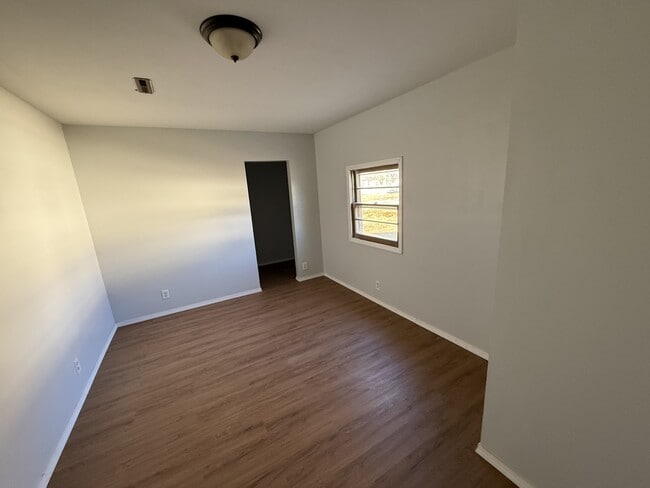 Photo - 1036 College Ln