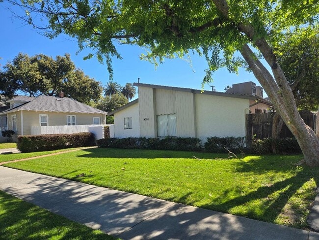 Building Photo - 4360 10th St Unit 2