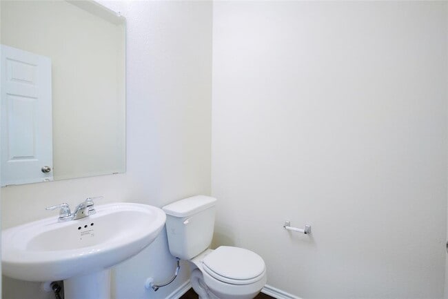 Photo - 384 Papaya Dr