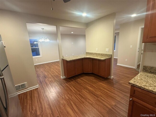 Photo - 192 S Long Beach Rd