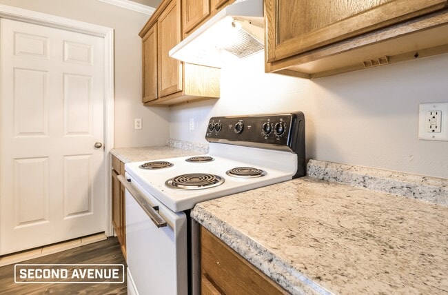 Photo - 203 Glenn Oak Dr