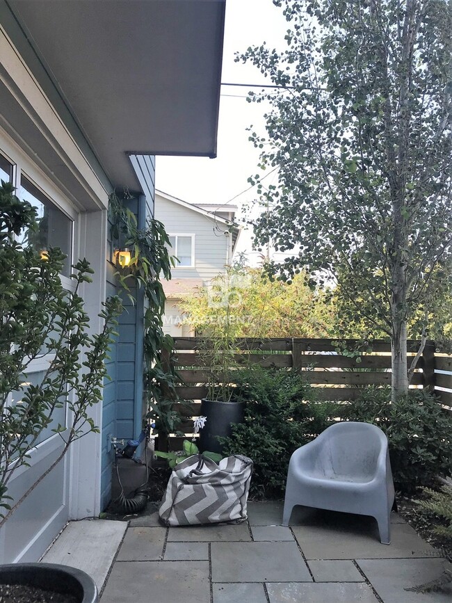 Photo - 2530 NE Alberta St
