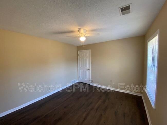 Photo - 2245 Easton Dr