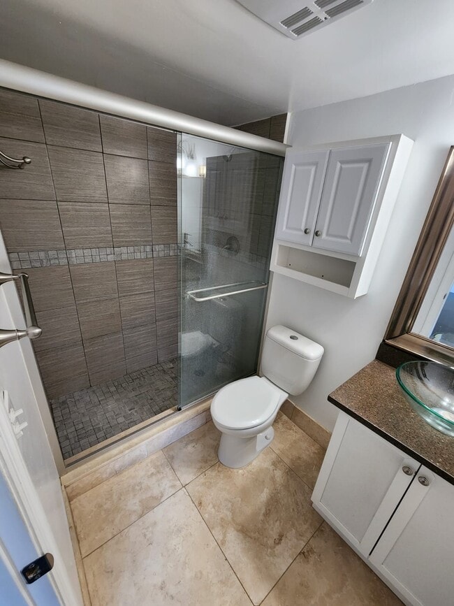 Photo - 2384 Waterside Dr