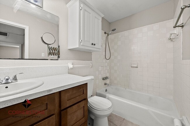 Photo - LOCATED MINUTES FROM LSU BASEBALL/FOOTBALL FIELD! 2 BED, 1 BATH!