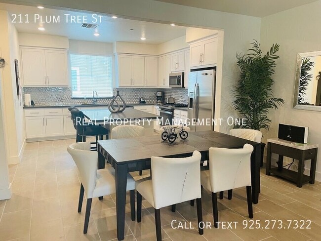 Photo - 211 Plum Tree St