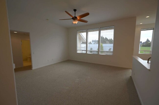 Photo - Modern & comfortable home in a country setting on 1 acre in Sequim