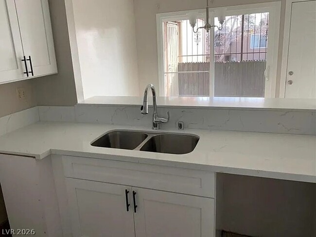 Photo - 1501 Living Desert Dr Unidad D