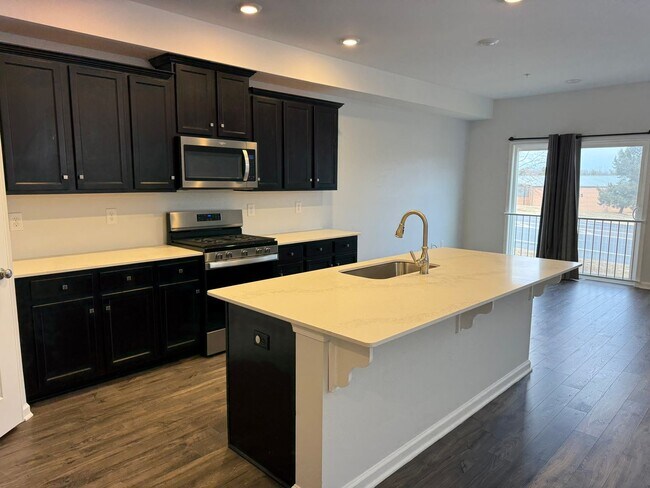 Photo - LARGE THREE BEDROOM TOWNHOME in PARKLAND SCHOOLS
