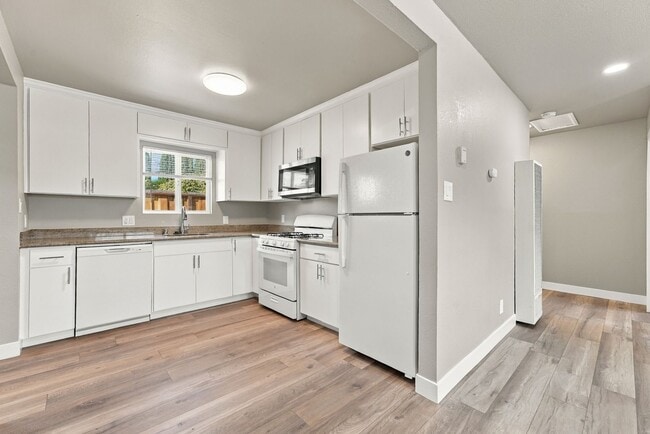 811 Blossom Way Unit 811