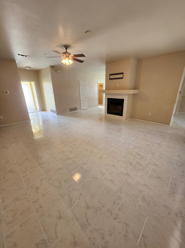 Photo - 2807 Diaz Dr