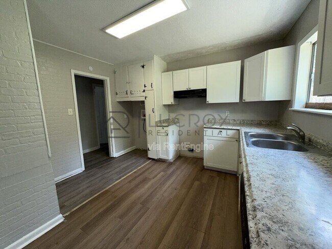 Photo - 3341 Suncrest Dr