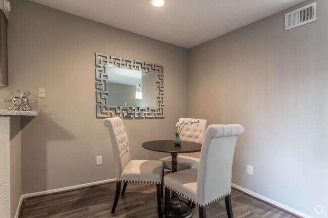 1 BR, 1 BA - 746 SF - B