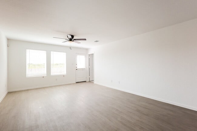 Photo - 533 Chevre Rd