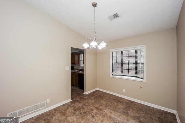 Photo - 284 Independence Dr