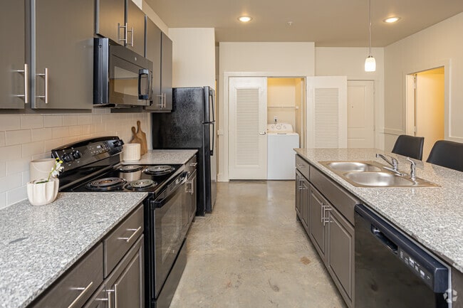 3BR, 2BA - 1,323SF