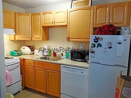 Building Photo - 125 Trapelo Rd Unit 4 Rental