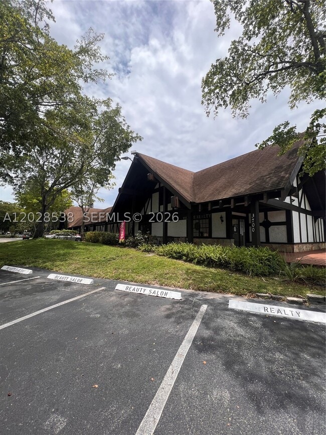 3760 Inverrary Dr Unidad 2A