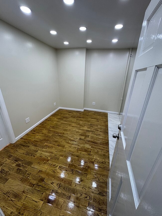 Photo - 1885 Eastern Pky Unidad 3A