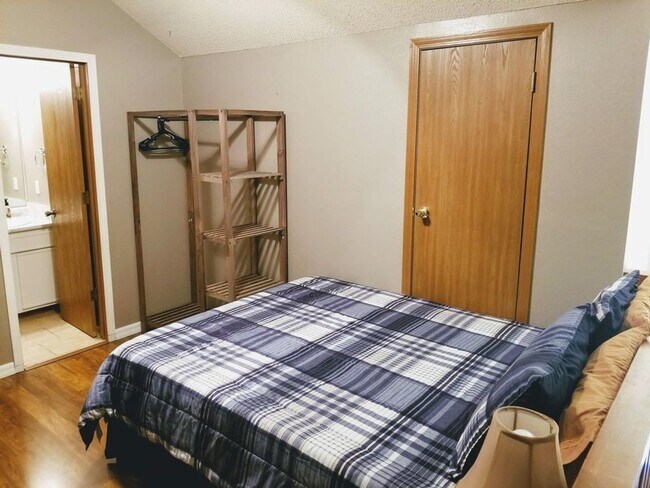 Photo - Recently Renovated Furnished 2 Bedroom 2 Bath Apartment in Branson MO