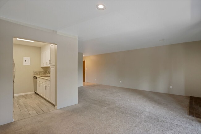 Photo - 2227 Canyon Blvd