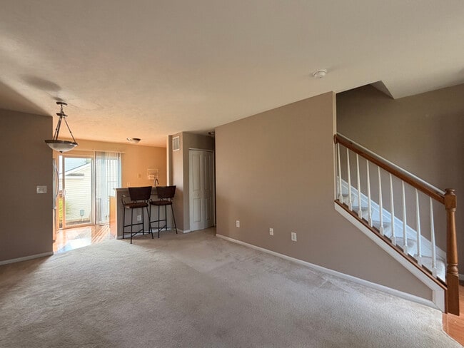 Photo - 717 Lazelle Rd
