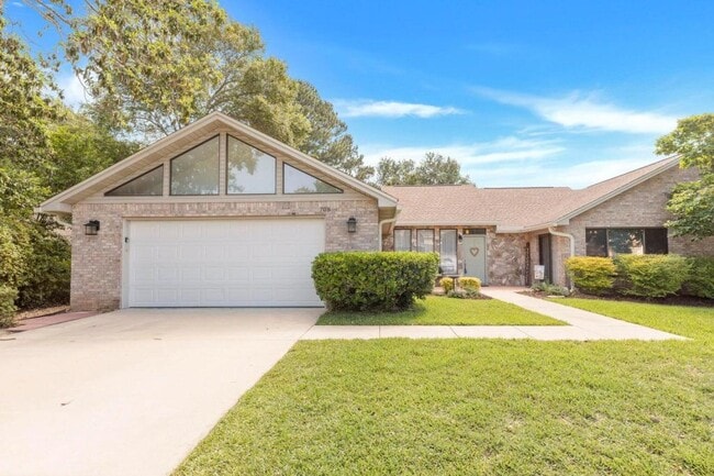 Photo - 708 Turnberry Cove N House