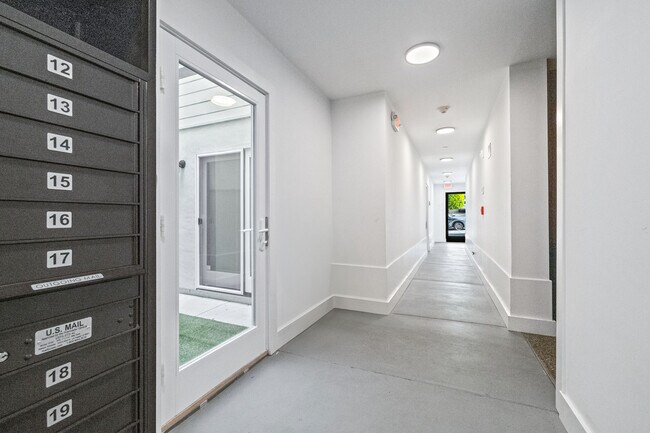 Photo - 1920 Pacific