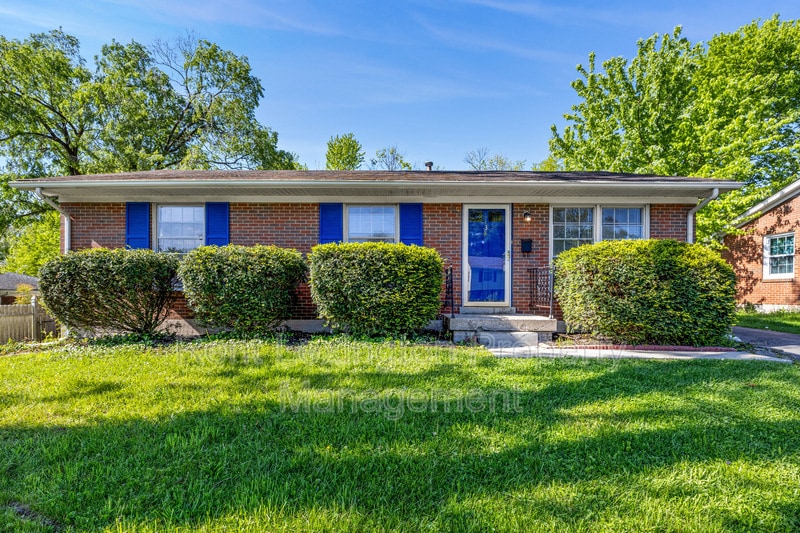 1138 Gainesway Dr