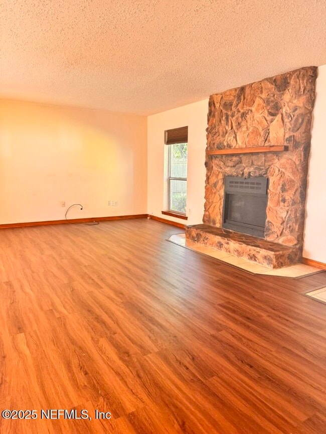 Photo - 1218 Colt St