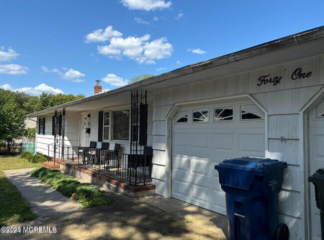 Photo - 41 Heath Ave