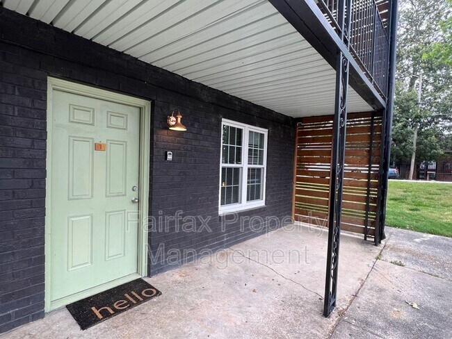 Building Photo - 1011 Burke St Unit Apt. 1