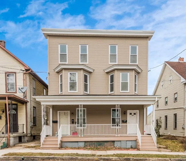 327-329 W. King Street - 327-329 W. King Street Unit Apt. 2