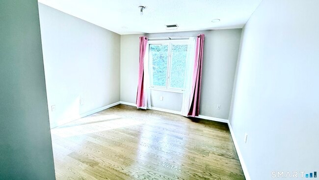 Photo - 16 Arthur Dr Unit 4
