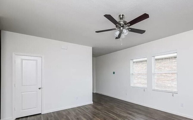 Photo - 6125 Harrah Ln