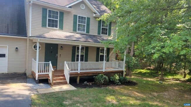 Building Photo - 19 Woodlawn Dr