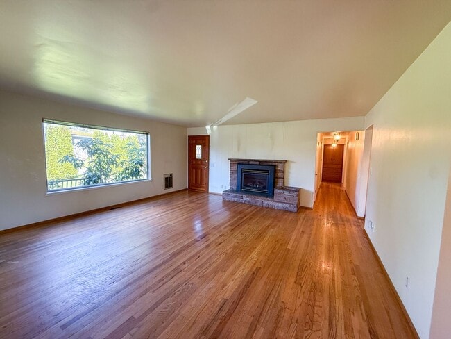 Photo - 3bd/1.5ba Edmonds Home