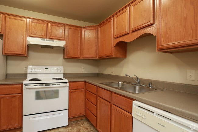 3BR, 2BA - 1208 SF