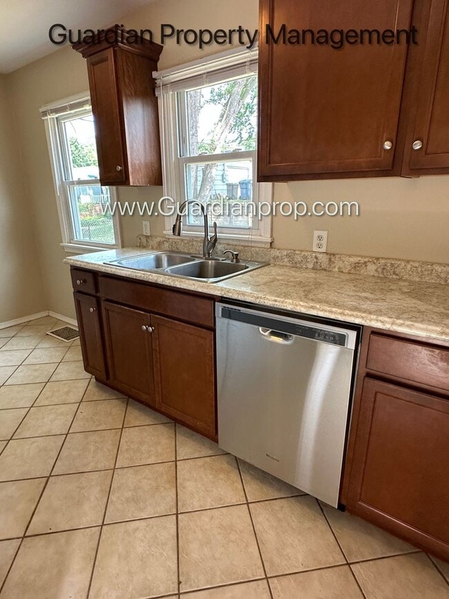 Photo - South Minneapolis Single Family Home, Gara...