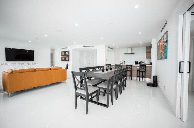 Photo - 5600 Collins Ave