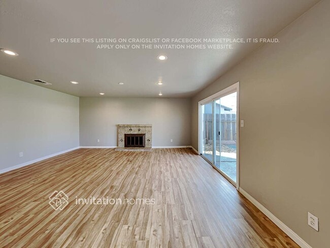 Photo - 1104 Charles St