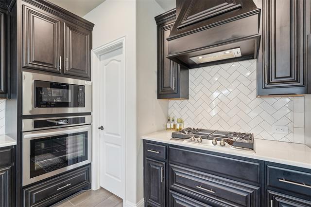 Photo - 1618 Thurlow Trl