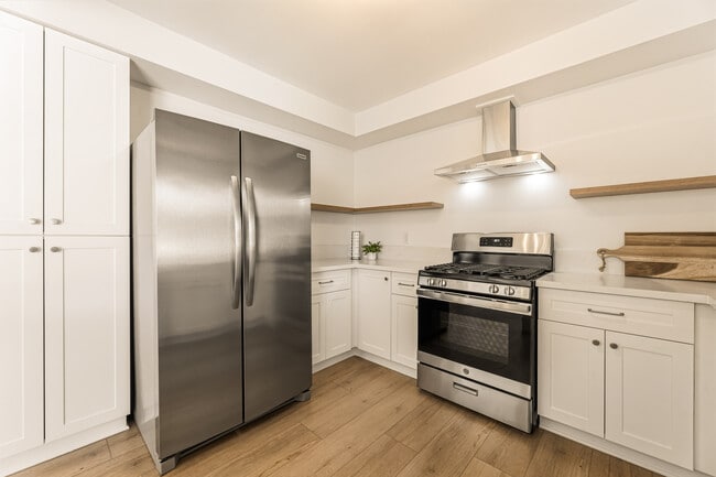 Building Photo - 100 N El Molino St Unit C