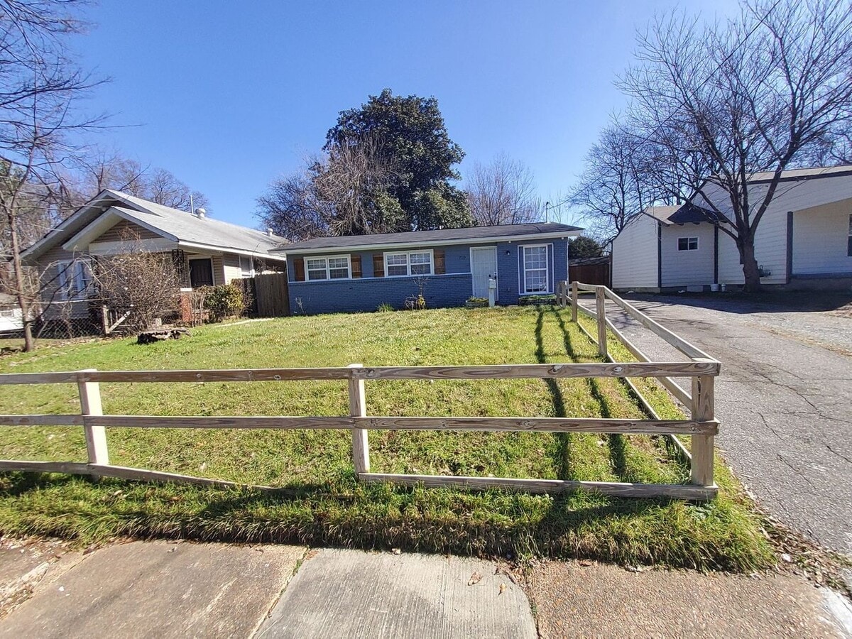 Photo - 710 Hudson St